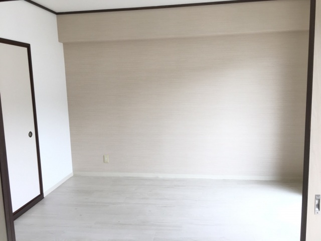 【居間・リビング】 | ブラウベルク法善寺 | 別部屋の同タイプ写真