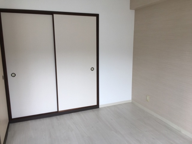 【居間・リビング】 | ブラウベルク法善寺 | 別部屋の同タイプ写真