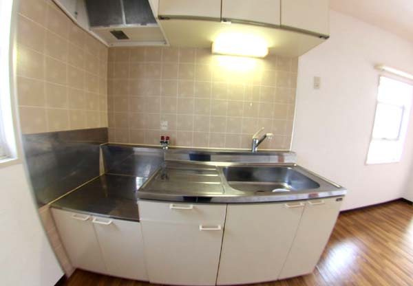 フラワーハイツ・ムラナカのキッチン|コンパクトなキッチンで掃除もラクラク