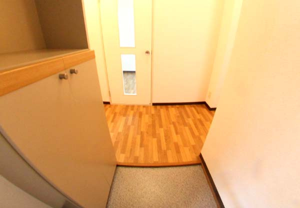 フラワーハイツ・ムラナカの玄関|毎日通る玄関はこちらです