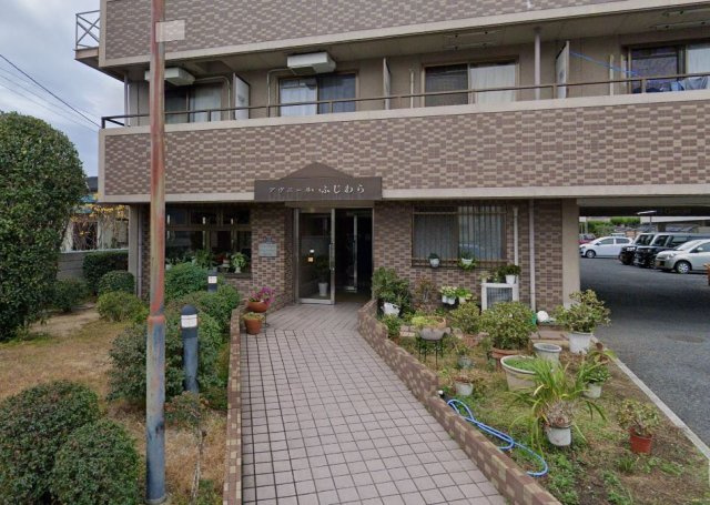 アヴニールふじわらのエントランス