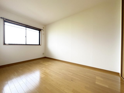 【洋室】 | KOINOMOTOマンション | ※同物件、別のお部屋の写真です。設備は現況に従います。
