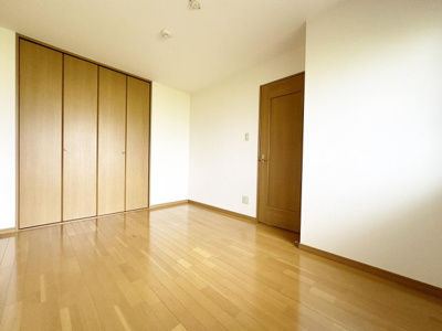【洋室】 | KOINOMOTOマンション | ※同物件、別のお部屋の写真です。設備は現況に従います。