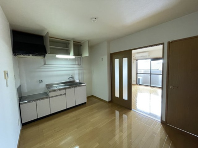 【居間・リビング】 | KOINOMOTOマンション | ※同物件、別のお部屋の写真です。設備は現況に従います。
