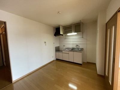 【居間・リビング】 | KOINOMOTOマンション | ※同物件、別のお部屋の写真です。設備は現況に従います。