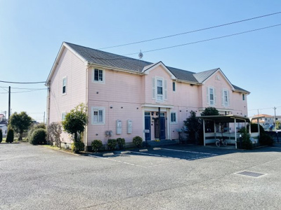 【外観】 | 【投資用／オーナーチェンジ】藤沢市打戻アパート２棟一括 | ビューラースズキ パートⅢ（全４戸／駐車場８台）