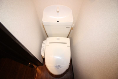 【トイレ】 | アンピオ吉塚弐番館 | 別号室の写真になります。現況優先。