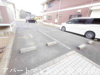 【駐車場】