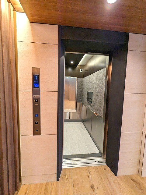 プライムアーバン浅草田原町の設備|エレベーターは指をボタンに近づけるだけの非接触システムでコロナ等感染防止です