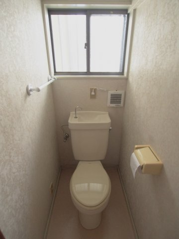 平原一戸建のトイレ