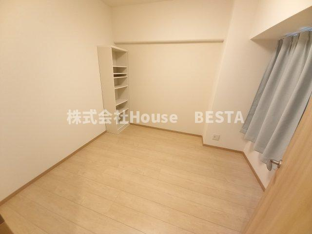 エクセレント神戸の洋室