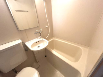 【浴室】 | リヴァ・フィールド