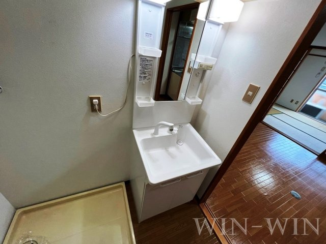 ナカスギマンションの独立洗面台