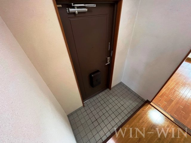 ナカスギマンションの玄関