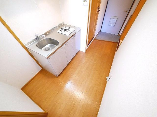 セレーノ東生駒Ｂ棟のキッチン|コンパクトなキッチンで掃除もラクラク