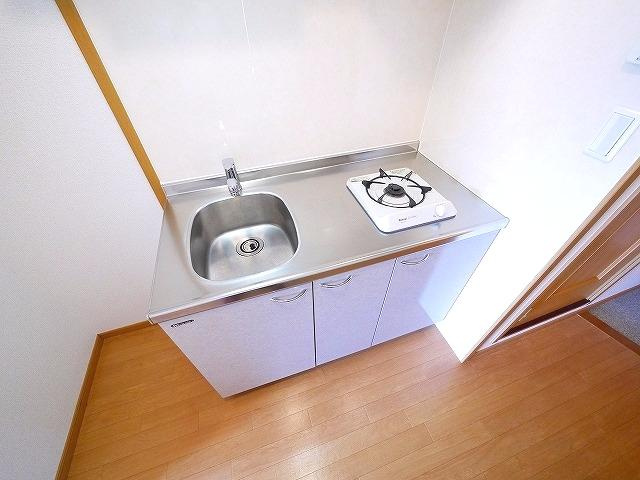 セレーノ東生駒Ｂ棟のキッチン|コンパクトなキッチンで掃除もラクラク