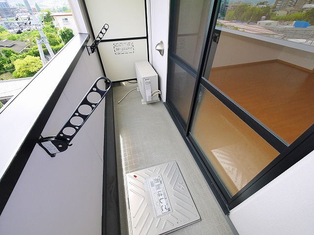 セレーノ東生駒Ｂ棟のバルコニー|お洗濯にも便利なバルコニー付き