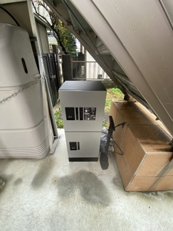 【その他共用部分】 | 共用エントランスには宅配BOXがあるので荷物の受け取りもスムーズに♪再配達の手間がかからないのが魅力♪