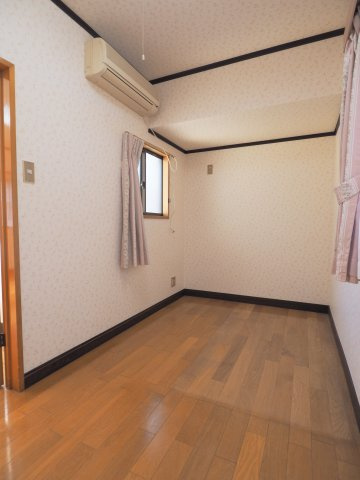 KR戸建ての洋室|2F