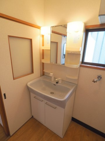 KR戸建ての洗面所|1F