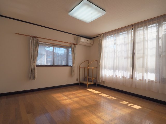 KR戸建ての居間・リビング|2F