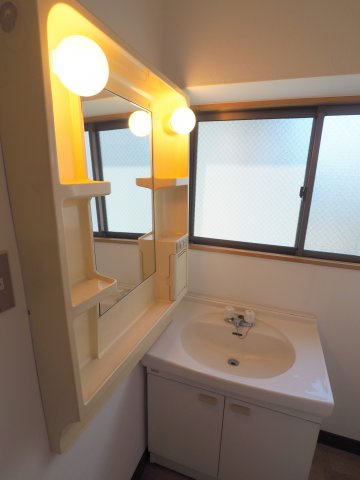 KR戸建ての洗面所|2F