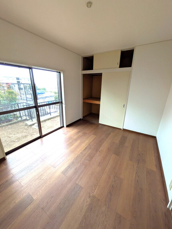 テラス-8の居間・リビング