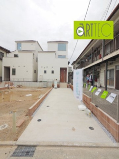 【駐車場】 | 【駐車スペース】
日々の暮らしにマイカーが必要。そんな方は物件の購入条件に駐車場は必須です。通勤に、家族のお迎えに、お買物に、おでかけに、クルマライフを楽しみたい方に。