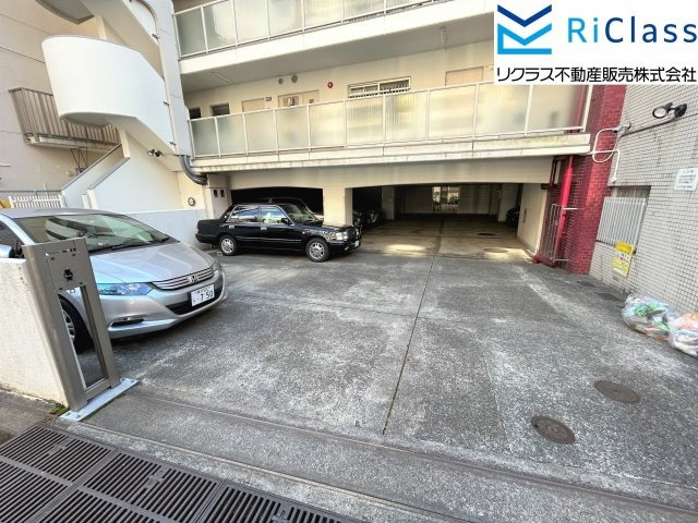 イトーピア六甲道マンションの駐車場