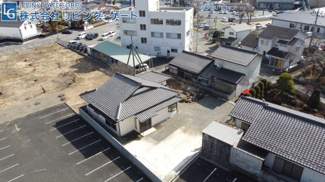 【周辺】 | 周りは畑や駐車場など隣家との距離があるのでプライバシーも守られます。