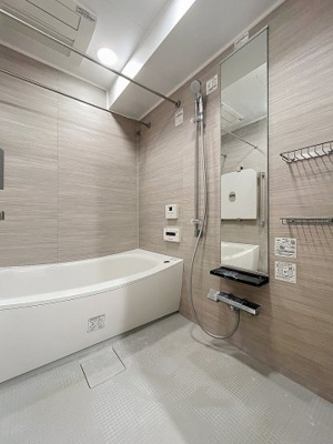 【浴室】 | ザ・パークハウス築地入船 | ★浴室乾燥機付きで雨の日のお洗濯も安心です★