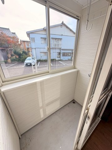 フローラル上越の居間・リビング|リフォーム前の写真です！