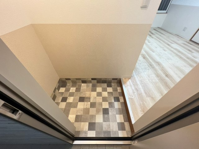 フローラル上越　弐番館の玄関