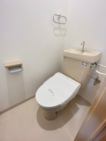 フローラル上越　弐番館のトイレ|※同じ間取りのお部屋の写真です。同等のリフォームをしています。