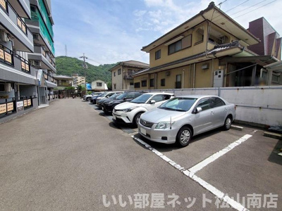 【駐車場】 | リビングアレイＫ