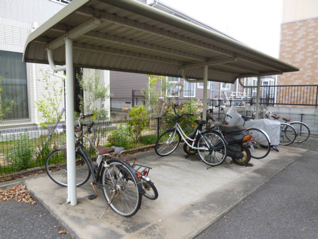 グランデールＡのその他共用部分|自転車置き場