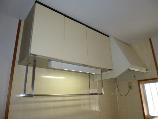 エルディムシャルマンＢのキッチン|キッチン上収納