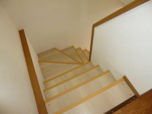 フィオーレ早島Ｂの内装|階段