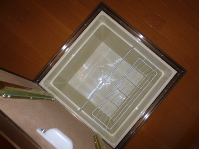 サンガーデンＢのキッチン|床下収納