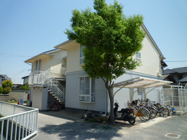 倉敷市上東のアパートの外観