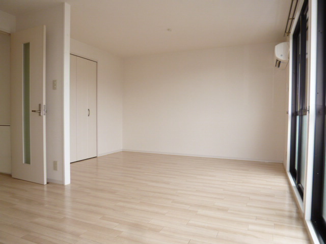 プレジール林の居間・リビング