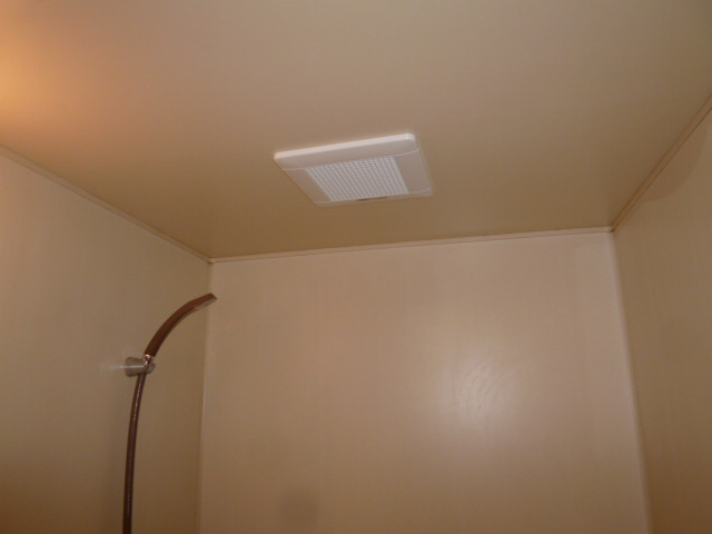 プレジール林の浴室|浴室換気扇