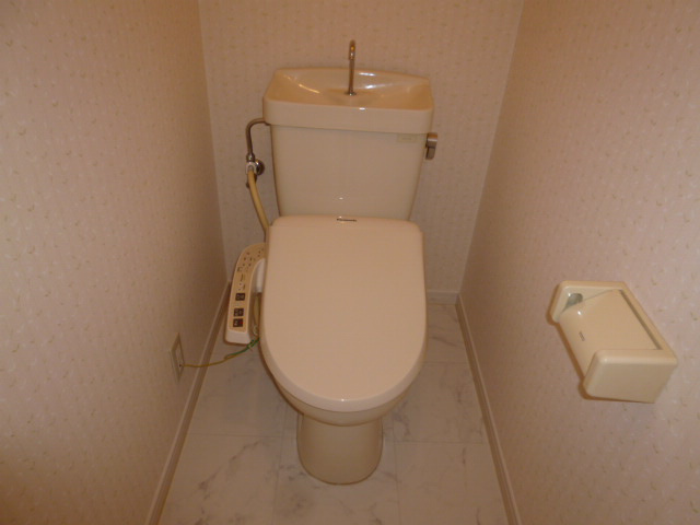 プレジール林のトイレ|シャワー付きトイレ