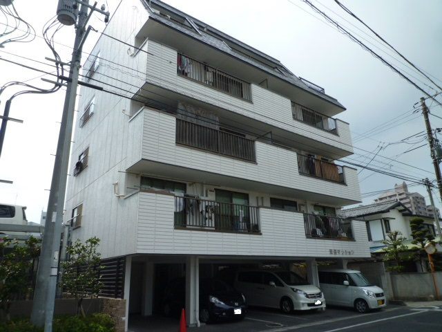 波田マンションの外観