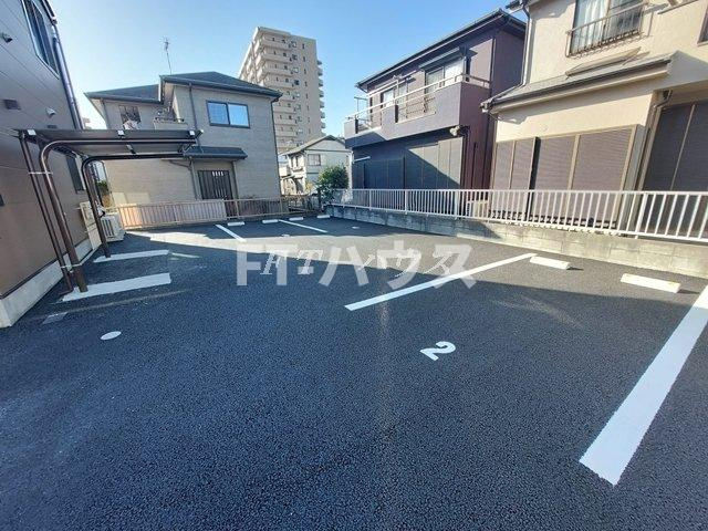 イーストピアの駐車場