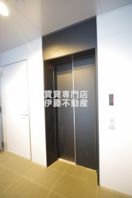 プルミエ志賀本通のロビー