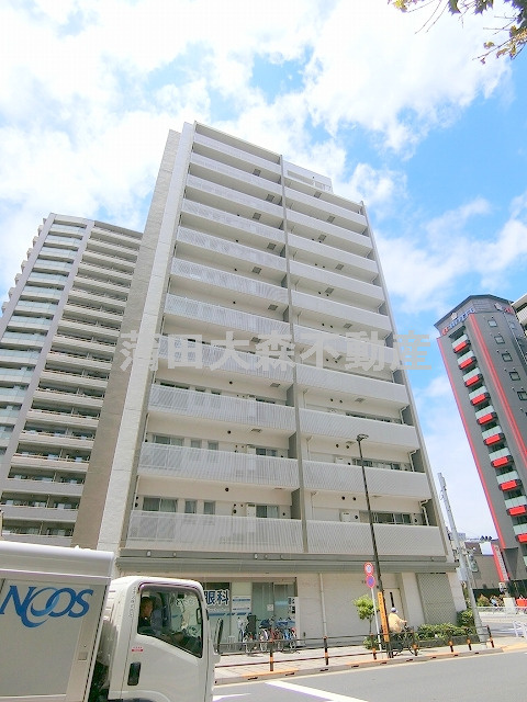 コスモヴィータ蒲田アイリススクエアの外観|2007年2月築　RC鉄筋コンクリート造地上12階建て総戸数45戸の分譲賃貸マンション　東京都大田区蒲田3丁目　JR京浜東北線蒲田駅と京浜急行本線京急蒲田駅利用可能な便利な立地