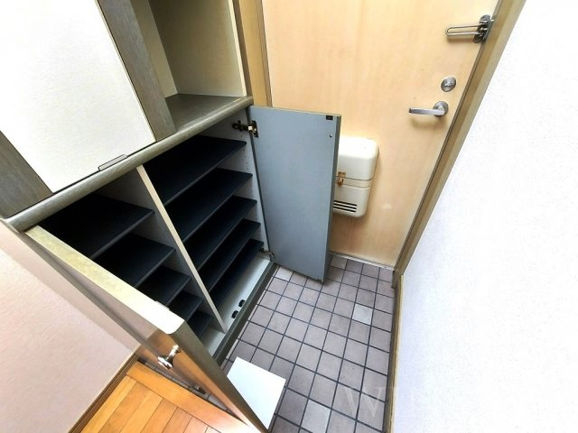 プチメゾン東小鷹野の玄関