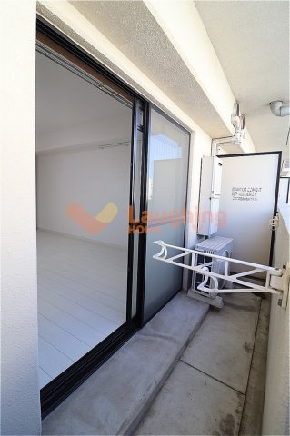 エトランゼ12のバルコニー|暖かな日差しのふりそそぐバルコニー