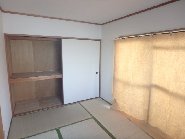 【収納】 | フローレンス西宮Ⅰ | 明るい和室です